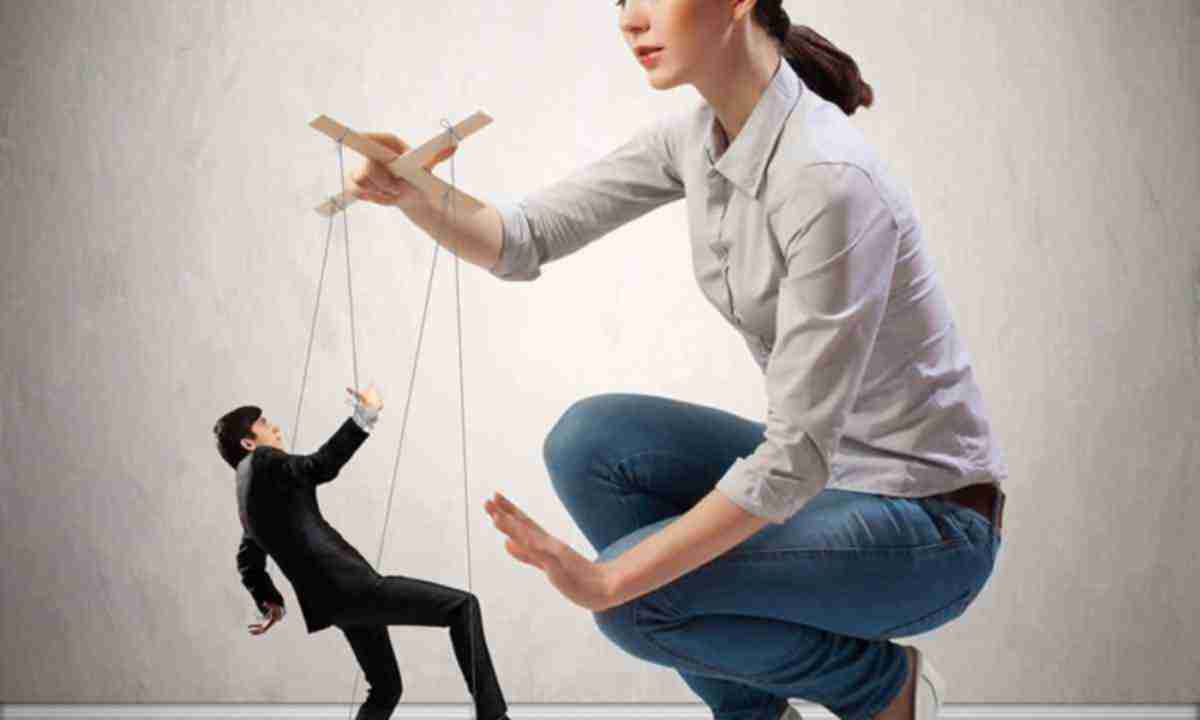 6 técnicas sutiles con que las mujeres controlan a los hombres completamente todos los días